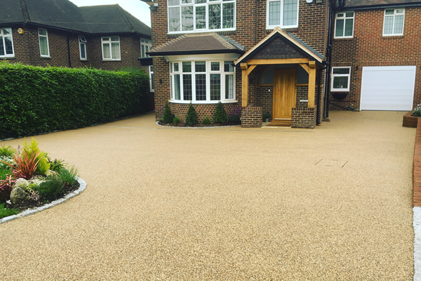 Natural aggregate resin driveway service illustration